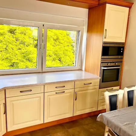 Apartment Airhome16, In Messenaehe