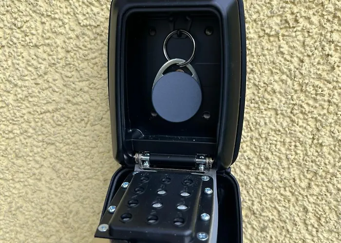 Airhome16, In Messenaehe Lank-Latum