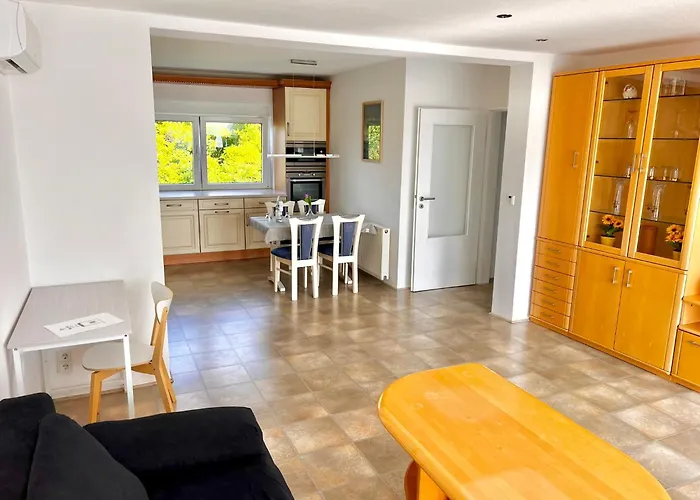 Airhome16, In Messenaehe Apartamento