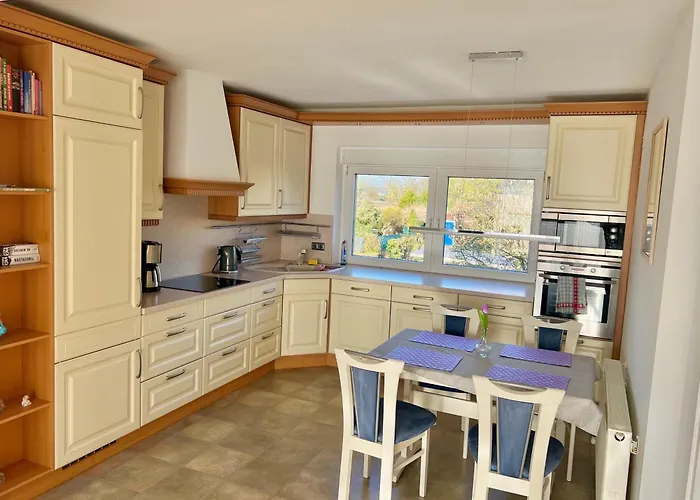 Airhome16, In Messenaehe Apartamento Lank-Latum